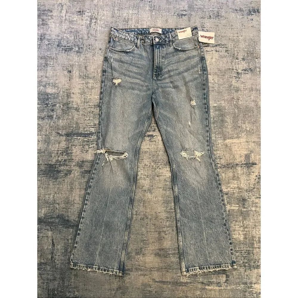 Wrangler Light Wash Distressed High Rise Bold Boot Women's Size 12 31 x 32
